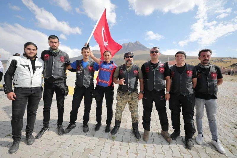 Motosiklet tutkunları buluştu, tarihi ve turistik yerler gezildi 5